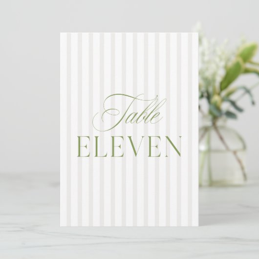 Elegante Sage Green & Beige Trouwtafel Nummer Kaart (Staand voorkant)
