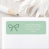 Elegante Sage Green Bow White Text Retouradres Etiket (Insitu)