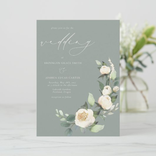 Elegante Sage Green Floral bruiloft uitnodiging (Staand voorkant)