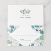 Elegante saliegroen blauwe witte bloemenbruiloft plaatskaartje (Buitenkant ongevouwen)