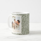 Elegante saliegroene blad aangepaste foto Kerstmis Koffiemok (Voorkant links)