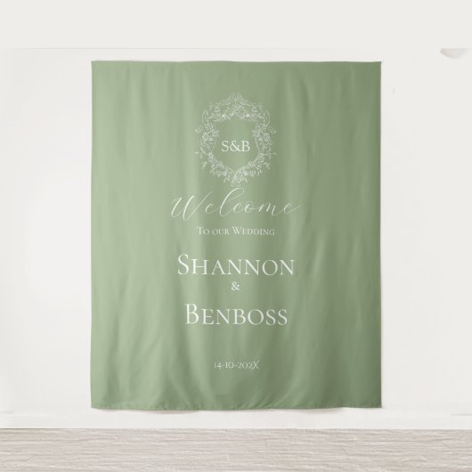 Elegante Saliegroene Bloemige Monogram Bruiloft We Wandkleed (Voorkant)