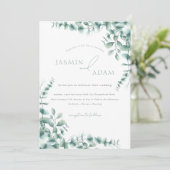 Elegante saliegroene eucalyptus-monogram bruiloft kaart (Staand voorkant)