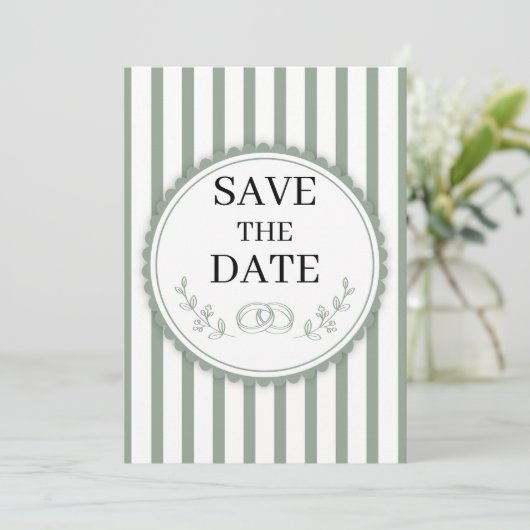 Elegante saliegroene gestreepte Save the Date-ring Kaart (Staand voorkant)