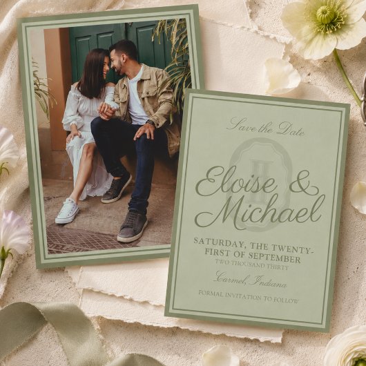 Elegante saliegroene monogram foto save the date kaart