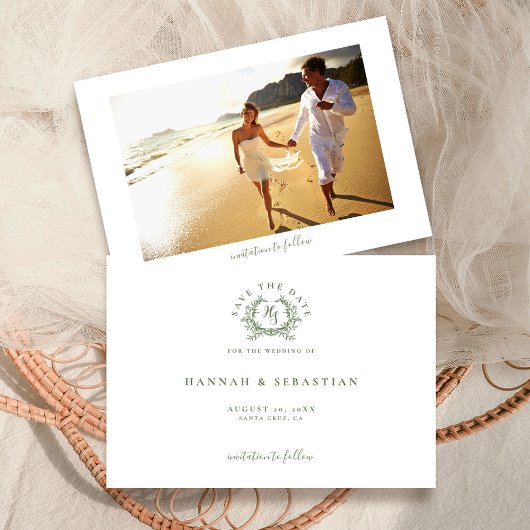 Elegante Saliegroene Monogram Wapen Huwelijk Save The Date
