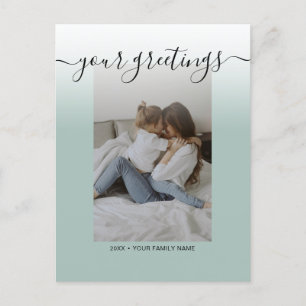 Elegante saliegroene script familie foto groeten briefkaart