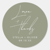 Elegante saliegroene scriptie Liefde + Dank Trouwe Ronde Sticker (Voorkant)