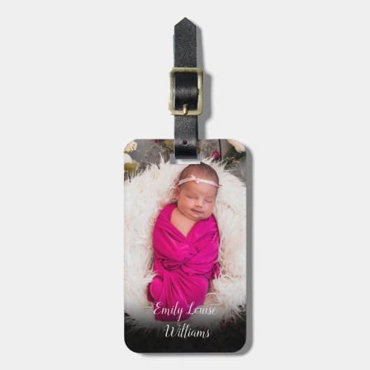 Elegante Script Babyfoto Bagagelabel (Voorkant verticaal)