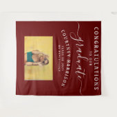 Elegante Script Calligrafie Afstudeerfoto Maroon Wandkleed (Voorkant (horizontaal))