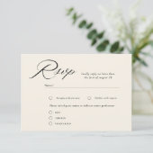 Elegante Script Calligraphy Wedding RSVP Kaarten (Staand voorkant)