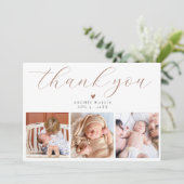 Elegante Script Chic Mocha Drie Foto Baby Shower Bedankkaart (Staand voorkant)