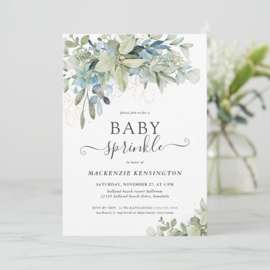 Elegante Script Eucalyptus Groene Baby Sprinkle Kaart (Staand voorkant)