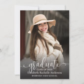 Elegante Script Foto Afstudeer Uitnodiging (Voorkant)