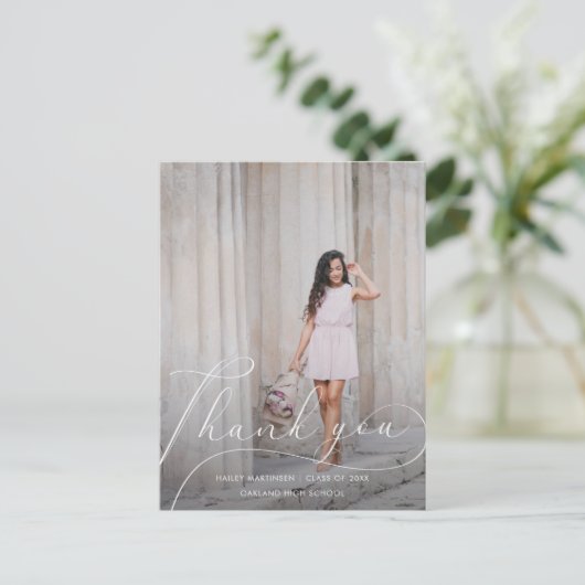 Elegante Script Foto Afstuderen Bedankt Briefkaart (Staand voorkant)