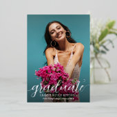 Elegante Script Foto Afstuderen Zilver Folie Uitnodiging (Staand Voorkant)