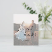 Elegante script foto budget bruiloft bedankkaart (Staand voorkant)