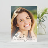 Elegante script foto-overlay afstudeerfoto bedankkaart (Staand voorkant)