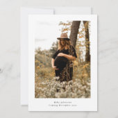 Elegante Script Foto Overlay Baby Shower Kaart (Achterkant)