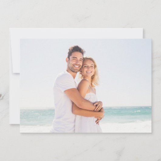 Elegante Script Foto Wit En Zwarte Trouw Kaart (Achterkant)