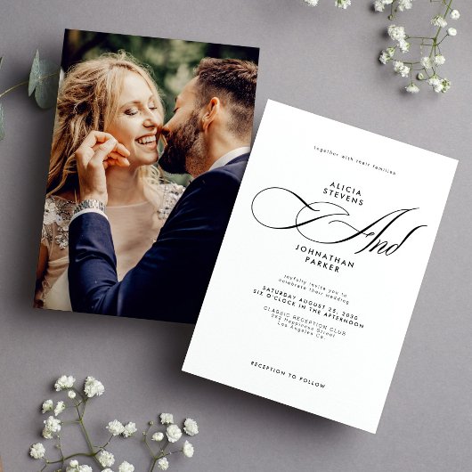 Elegante script foto witte zwarte bruiloft basis k kaart