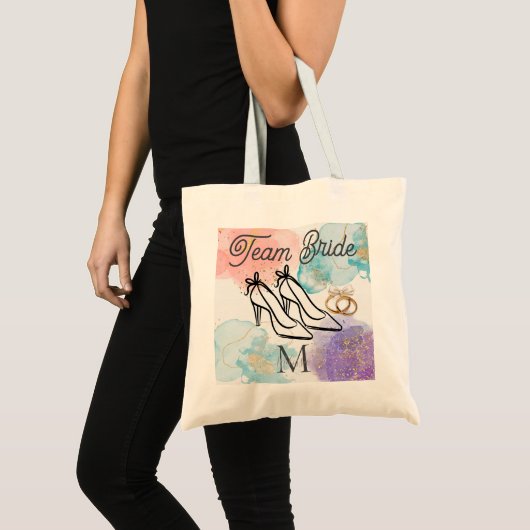 Elegante Script Hoge Hakken Team Bruid Monogram Tote Bag (Voorkant (product))