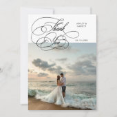 Elegante script huwelijksfoto wit bedankkaart (Voorkant)