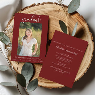 Elegante Script Maroon Graduation Party Foto Kaart