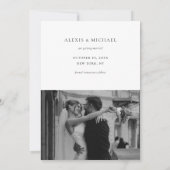 Elegante Script Moderne Fotocollage Bruiloft Save The Date (Achterkant)