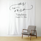 Elegante Script Mr & Mrs Eenvoudige Foto Achtergro Wandkleed (In situ)
