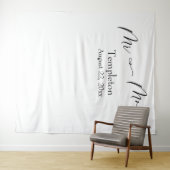 Elegante Script Mr & Mrs Eenvoudige Foto Achtergro Wandkleed (In Situ (horizontaal))