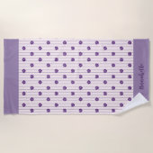 Elegante Script Naam Bloemen, Blush, Violet Gestre Strandlaken (Voorkant)
