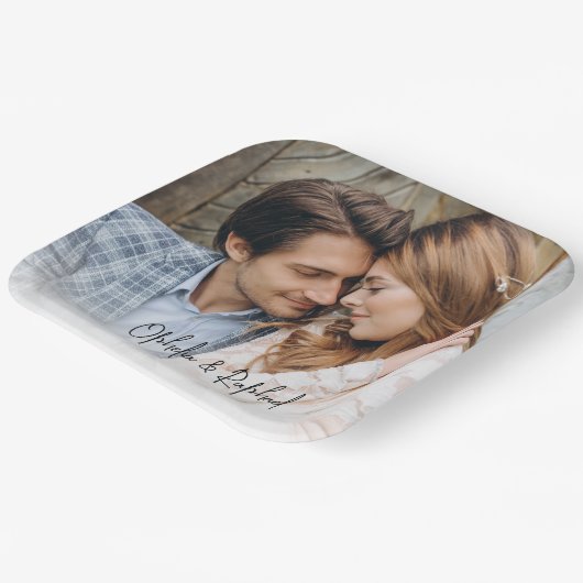 Elegante Script Namen Foto Overlay Bruiloft Papieren Bordje (Gebogen)