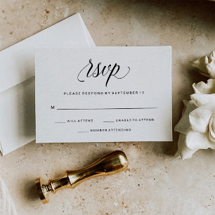 Elegante script op waterverf papier look achtergro RSVP kaartje