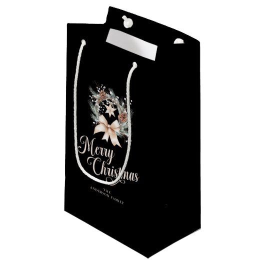 Elegante Script Prettig Kerstmis Kerstkrans Klein Cadeauzakje (Voorkant Gekanteld)