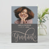 Elegante Script Roze Goud Foto Collage Afgestudeer Kaart (Staand voorkant)