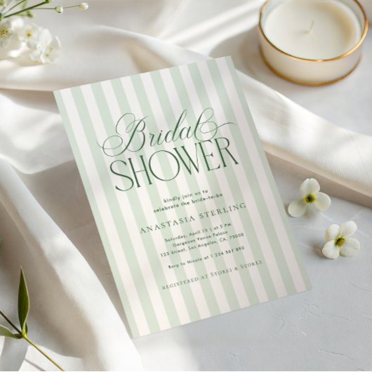 Elegante script sagegroene strepen bruidsdouche kaart