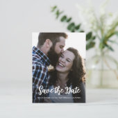 Elegante Script Save the Date Verlovingsfoto Aankondigingskaart (Staand voorkant)