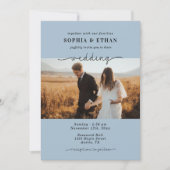 Elegante Script Stofblauw Foto Bruiloft Kaart (Voorkant)