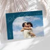 Elegante Script Teal Gebogen Frame Foto Save The Date