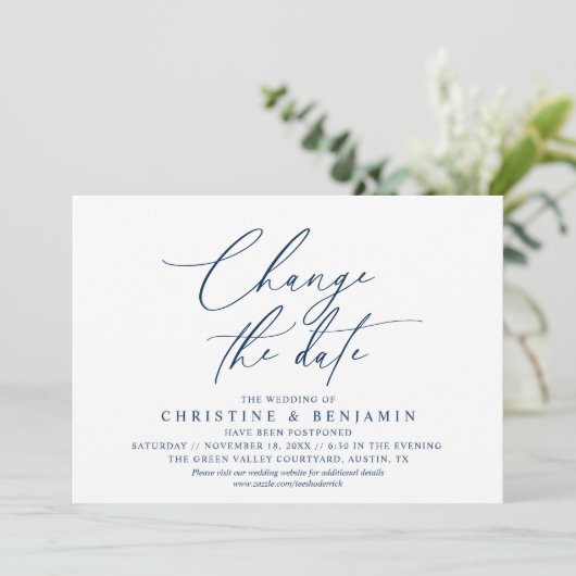 Elegante Script Wijzig de Datum Huwelijk Uitgestel Kaart (Staand voorkant)