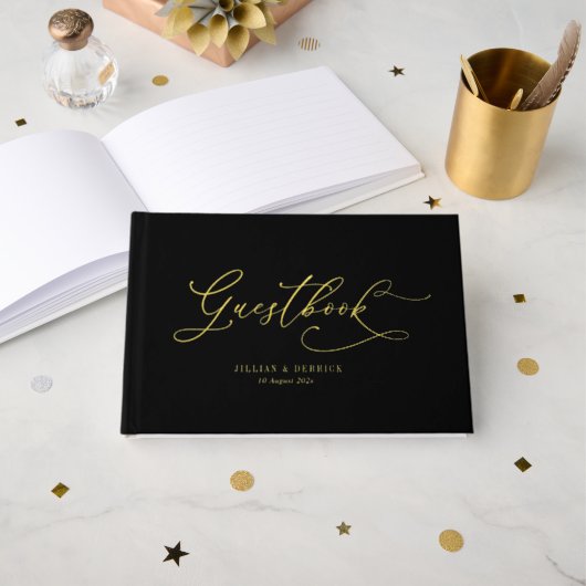 Elegante script zwart en goud bruiloft gastenboek (Voorkant open)