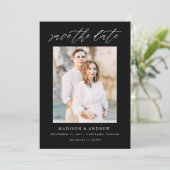 Elegante script zwart-wit foto save the date (Staand voorkant)