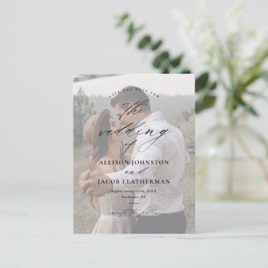 Elegante Scriptie Foto Bruiloft Save the Date Aankondigingskaart (Staand voorkant)