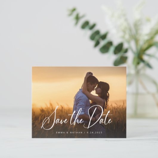 Elegante scriptoverlay | Foto De datum opslaan Aankondigingskaart (Staand voorkant)