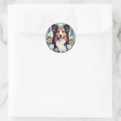 Elegante Shetland Sheepdog met Bloemen Ronde Sticker (Tas)