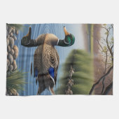 Elegante sierlijke Mallard op rustige landvijver Theedoek (Horizontaal)