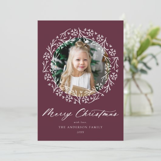 Elegante sneeuwvlok krans Paarse foto Feestdagenkaart (Staand voorkant)