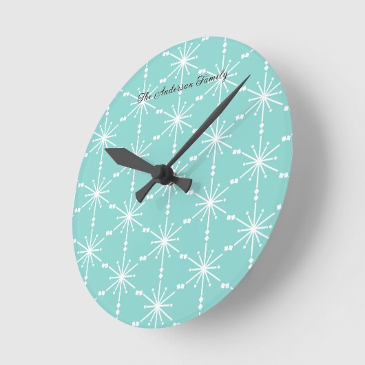 Elegante sneeuwvlok patroon gepersonaliseerd moder ronde klok (Hoek)