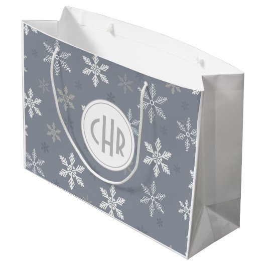 Elegante sneeuwvlokken op blauwe achtergrond groot cadeauzakje (Achterkant Gekanteld)